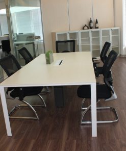 MT21 Meeting Table